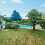 Prázdninový dům Maison Avec Piscine Et Etang