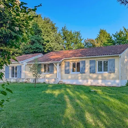 Prázdninový dům Maison Avec Piscine Et Etang Tournon-dʼAgenais